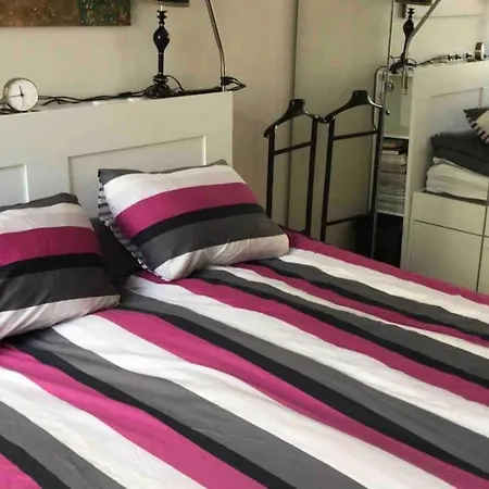 Spacious 2-room With Covered Balcony Lejlighed Järvenpää